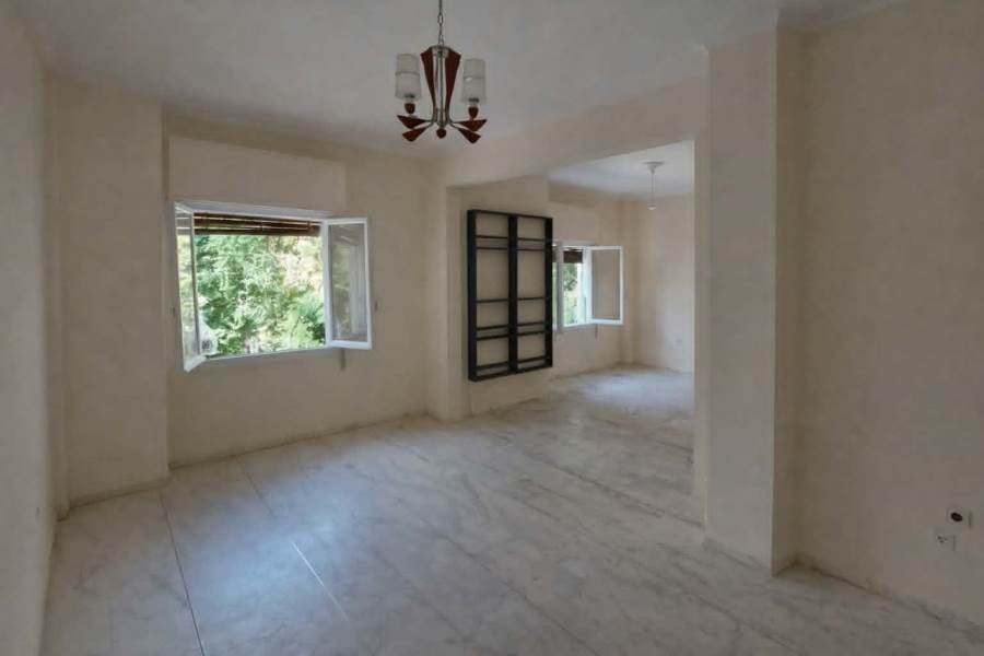 (Аренда) Жилая Апартаменты || Пиреи/Кератсини - 80 кв.м, 1 Спальня/и, 500€ 